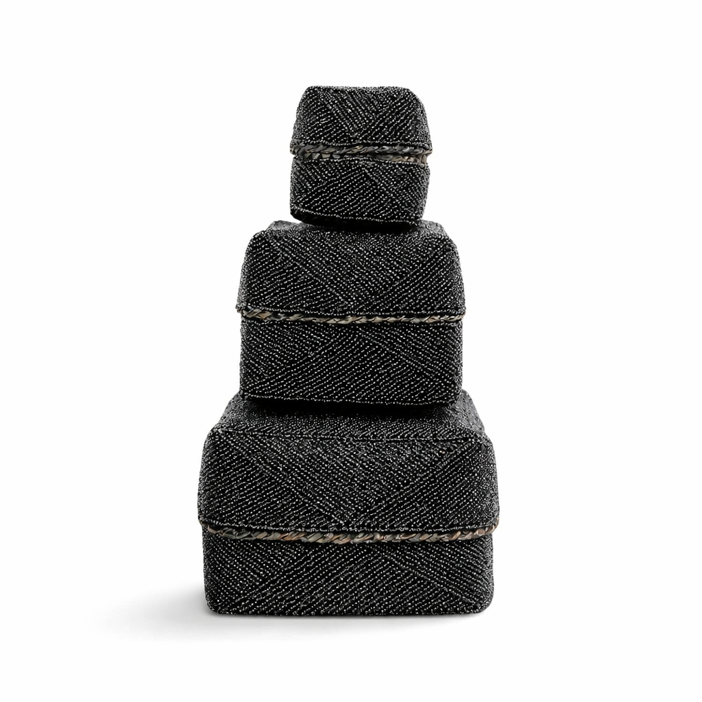 Boîte perlée en bambou – Noir (Grande)
