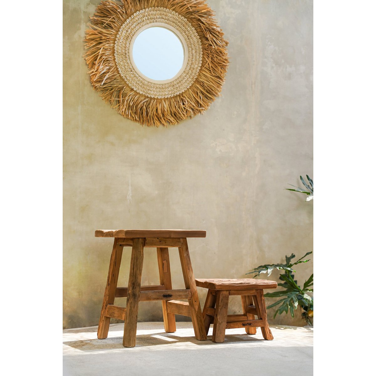 Yoke Hocker – handgefertigter Hocker aus recyceltem Teakholz