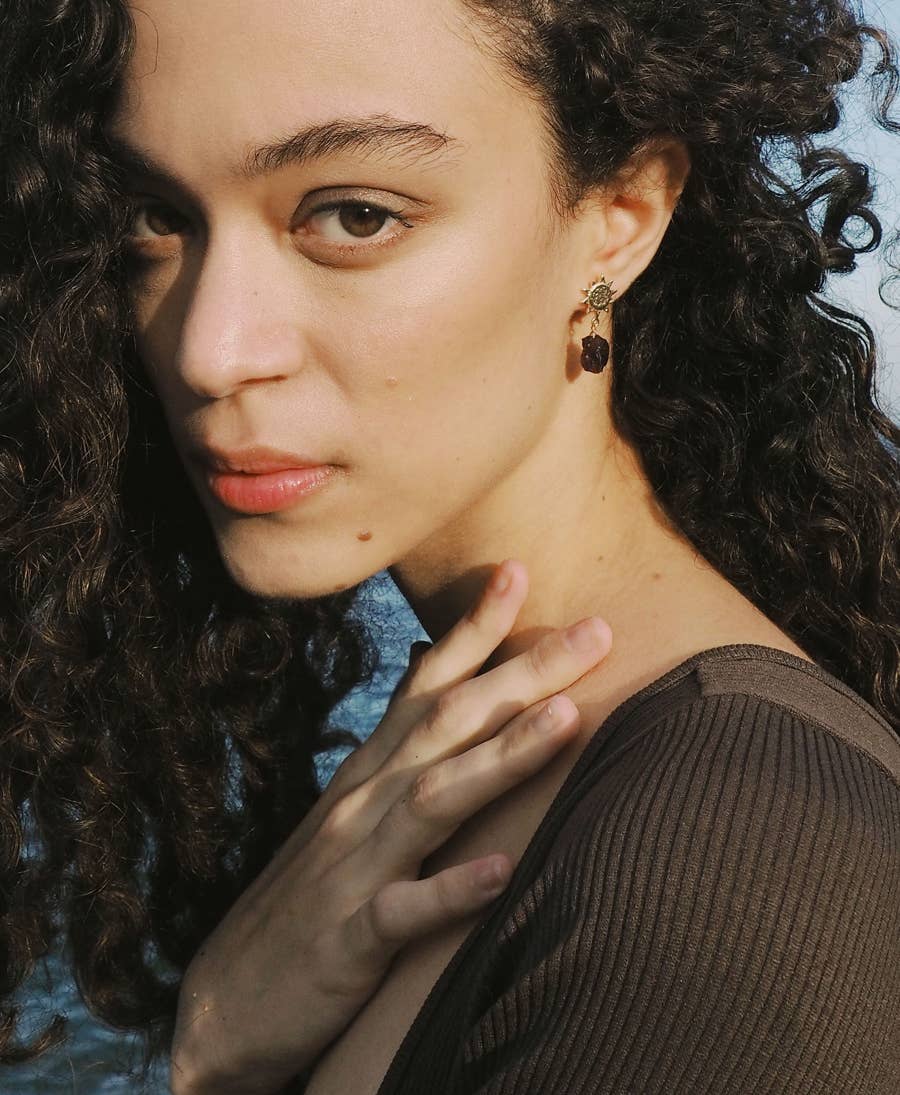 Naissance Sun & Stone Earrings – Handgjorda örhängen med kristaller från Ann Acid