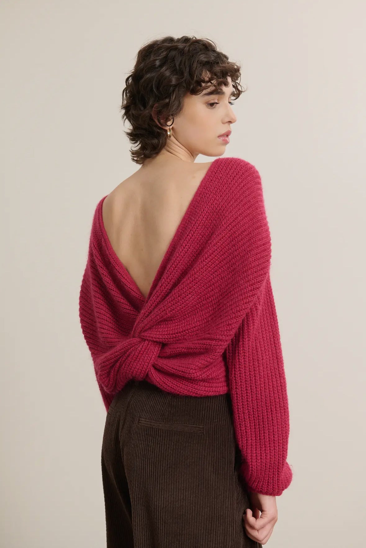 Mohair-Look Strickpullover mit offener Rückenpartie und Schleife
