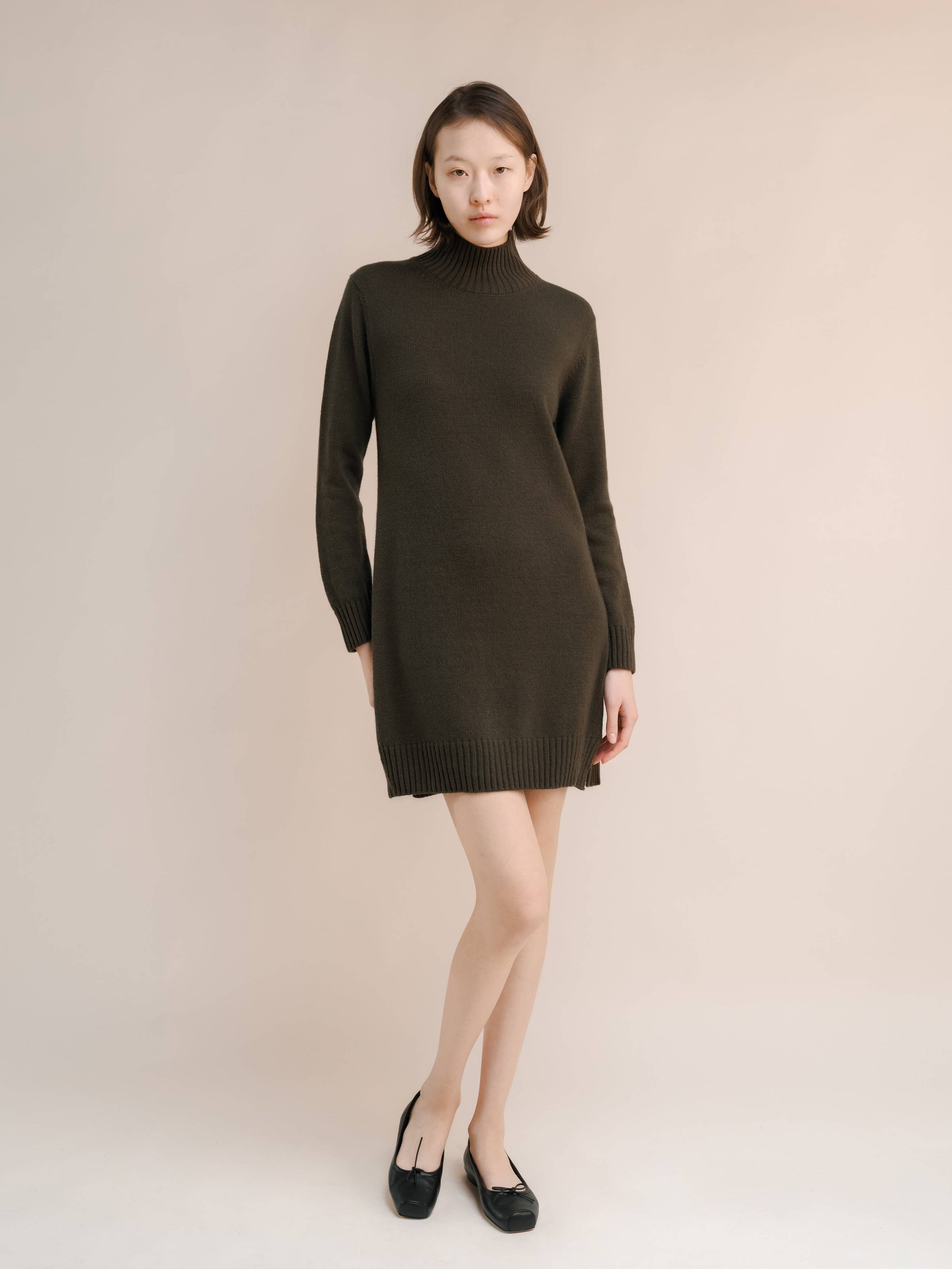 Midikleid aus Kaschmirmischung mit hohem Kragen – LÈMME
