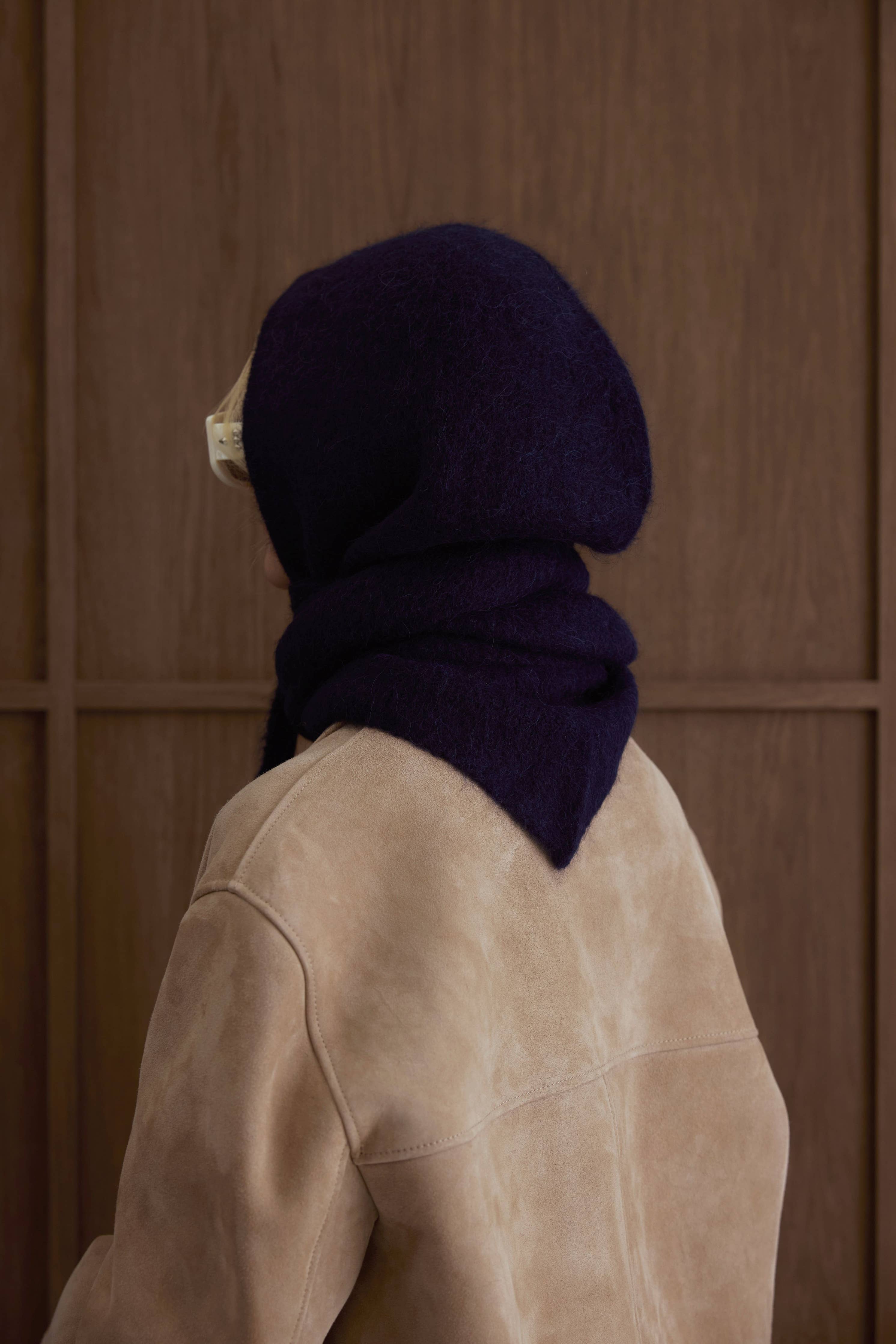 Alpaca Hooded Scarf i Djuphavsblå | Arctic Fox & Co.