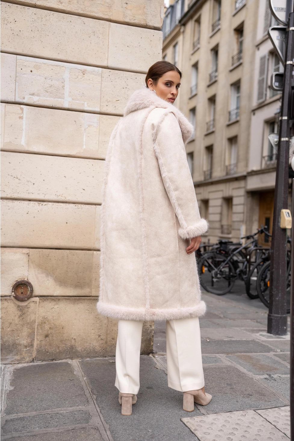 Manteau en faux daim avec fourrure synthétique