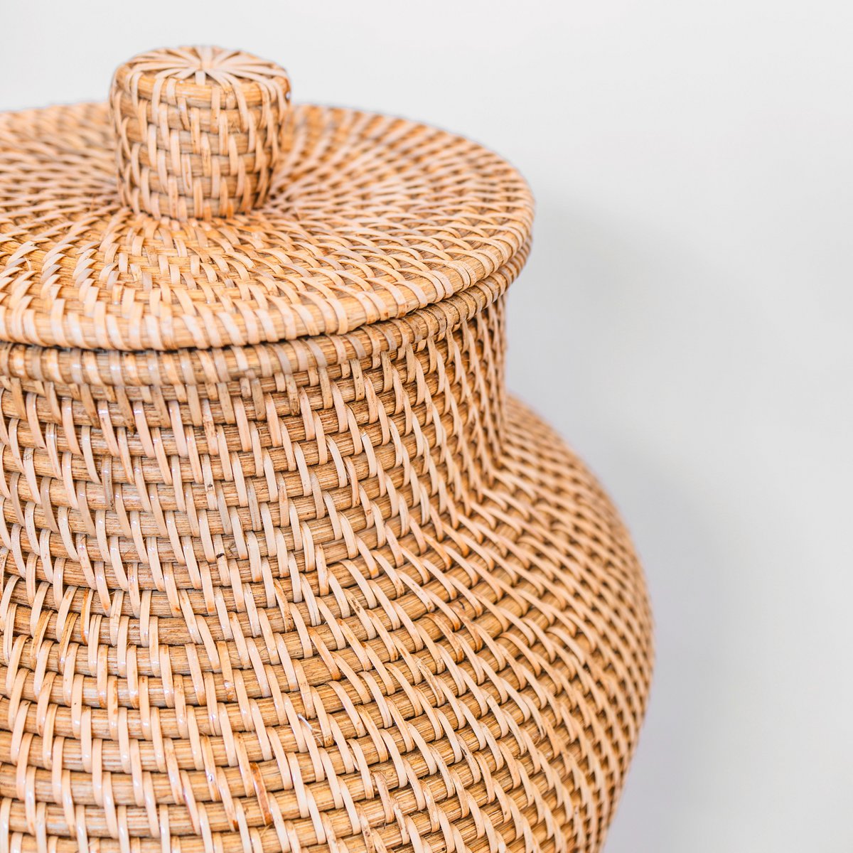 Große Rattan-Vase Bodenvase Ø 30 cm | Handgemachte Naturvase Kidung