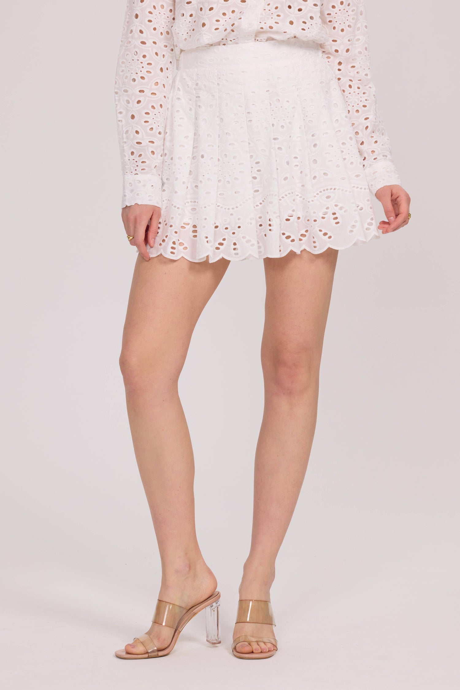 Kort kjol med spetsdetaljer – 100 % bomull