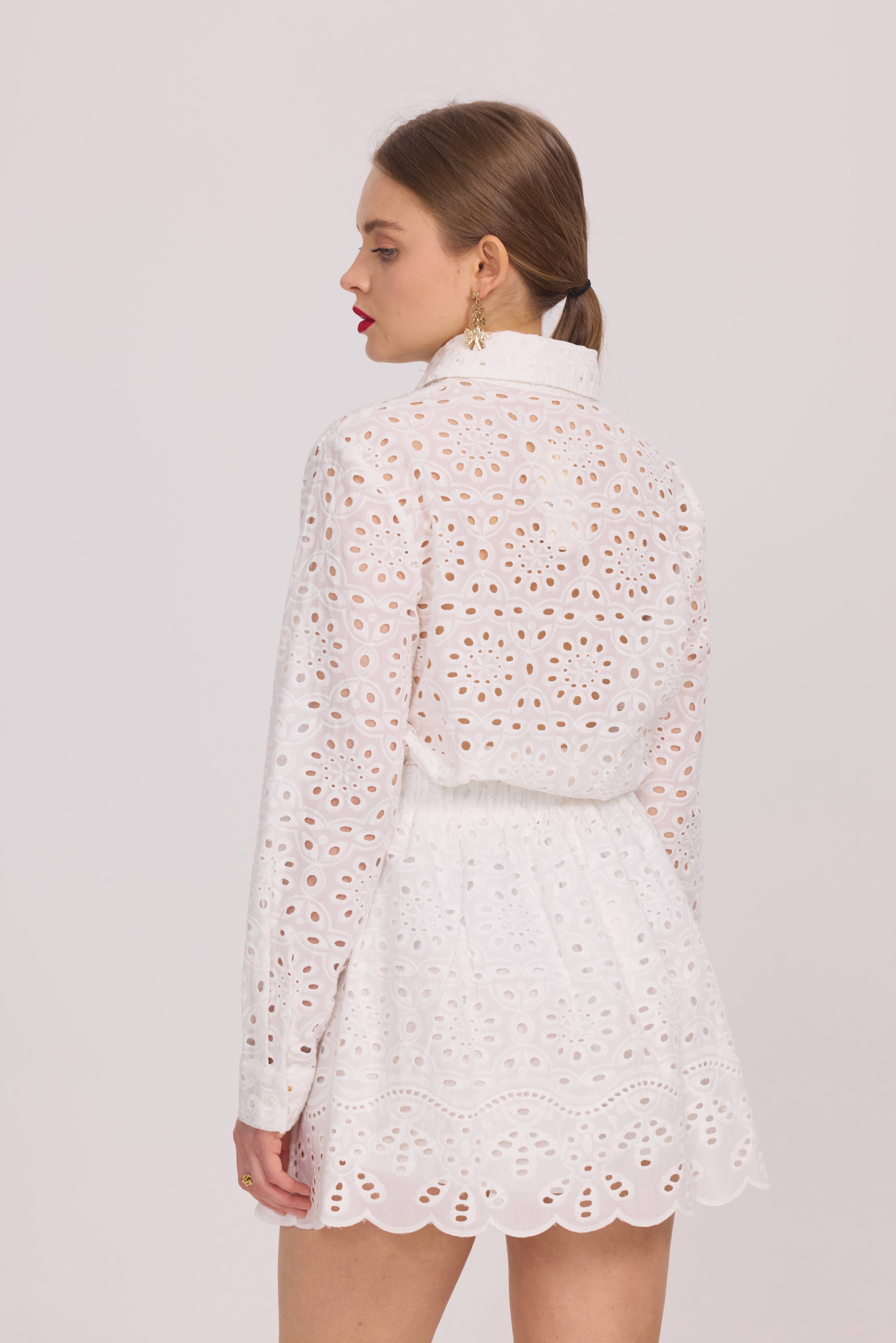 Blus med broderade detaljer – 100 % bomull