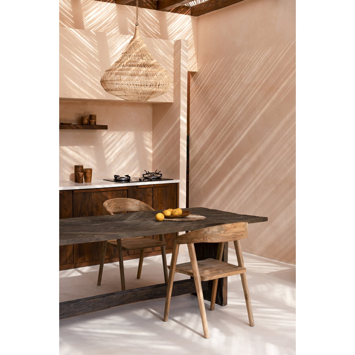 La chaise de salle à manger Teluk – chaise de salle à manger artisanale en bois de teck recyclé