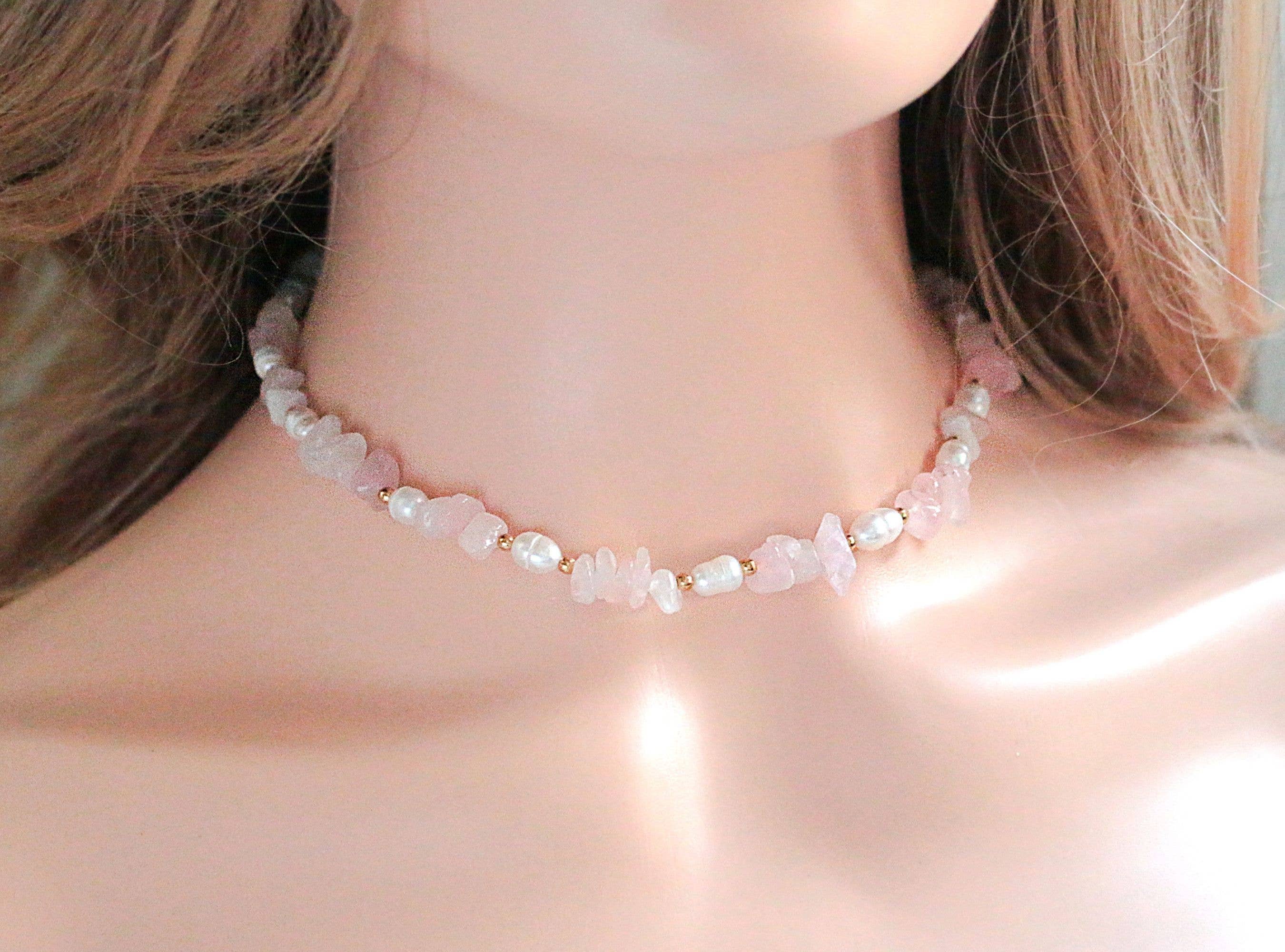 Handgefertigter Choker | Rosenquarz & Süßwasserperlen