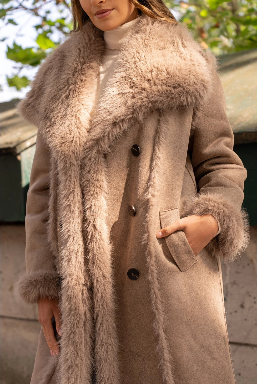 Manteau en faux daim avec fourrure synthétique