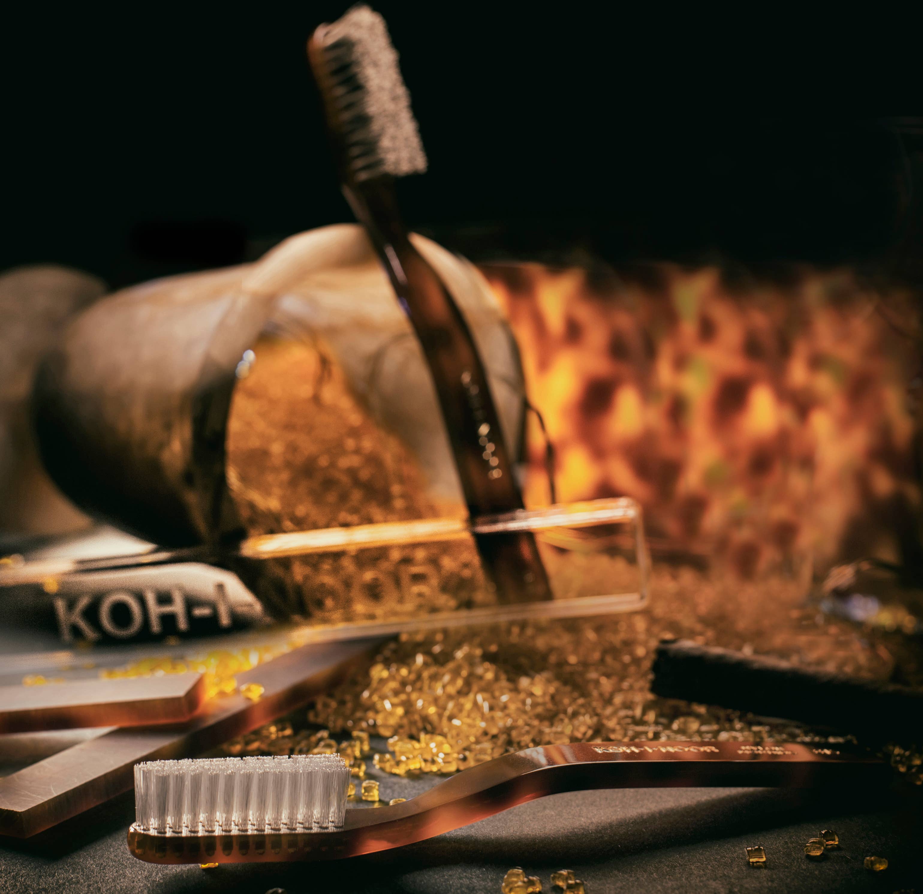 LUXURY | Handgjord tandborste med naturliga borst