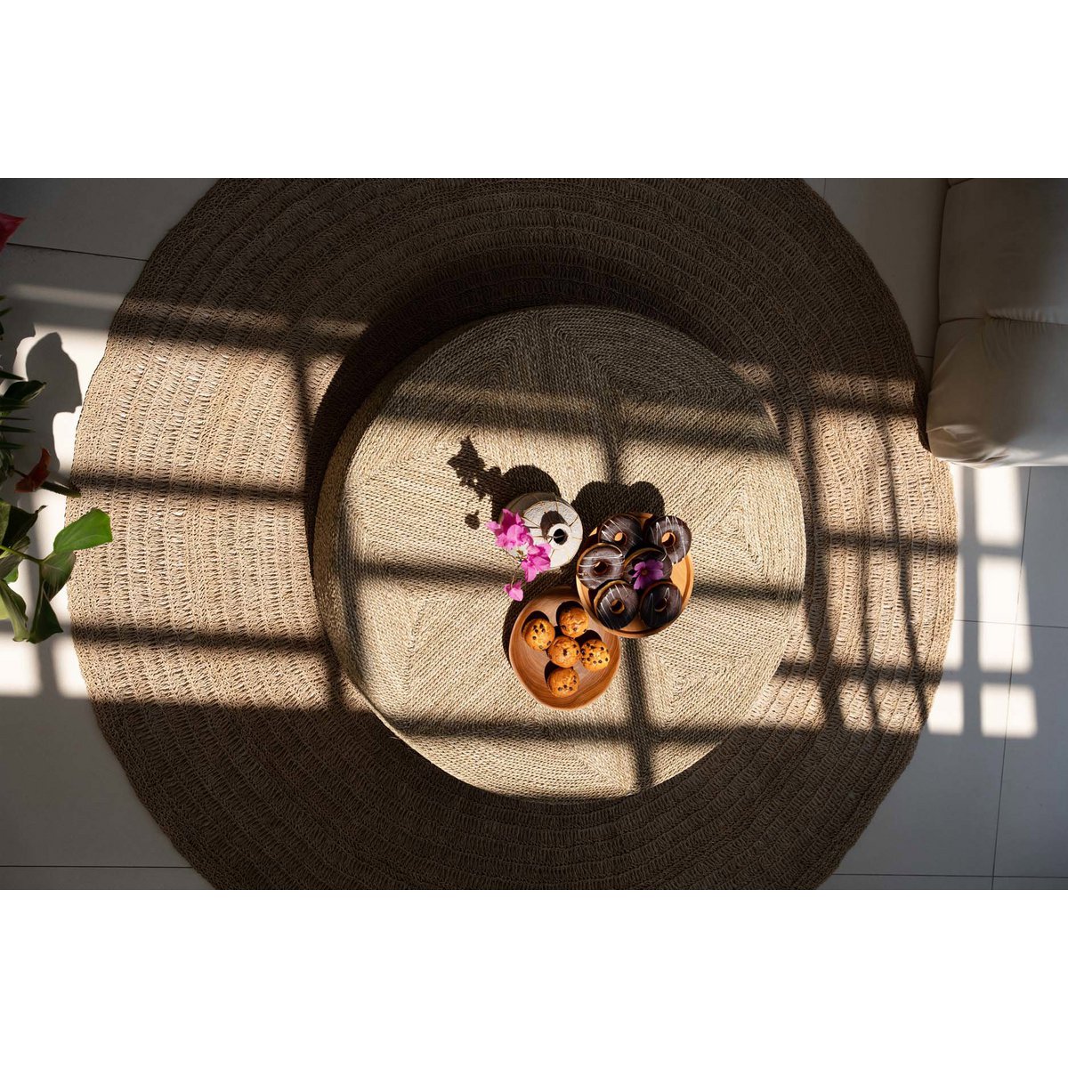 The Huge Pouffe – handvävd sittpuff i naturligt sjögräs