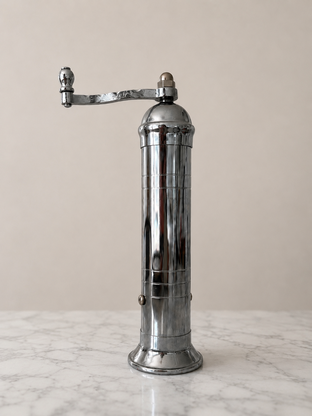 Chrome Mill - Polierte 9" Pfeffermühle, Alexander Handcrafted Mills