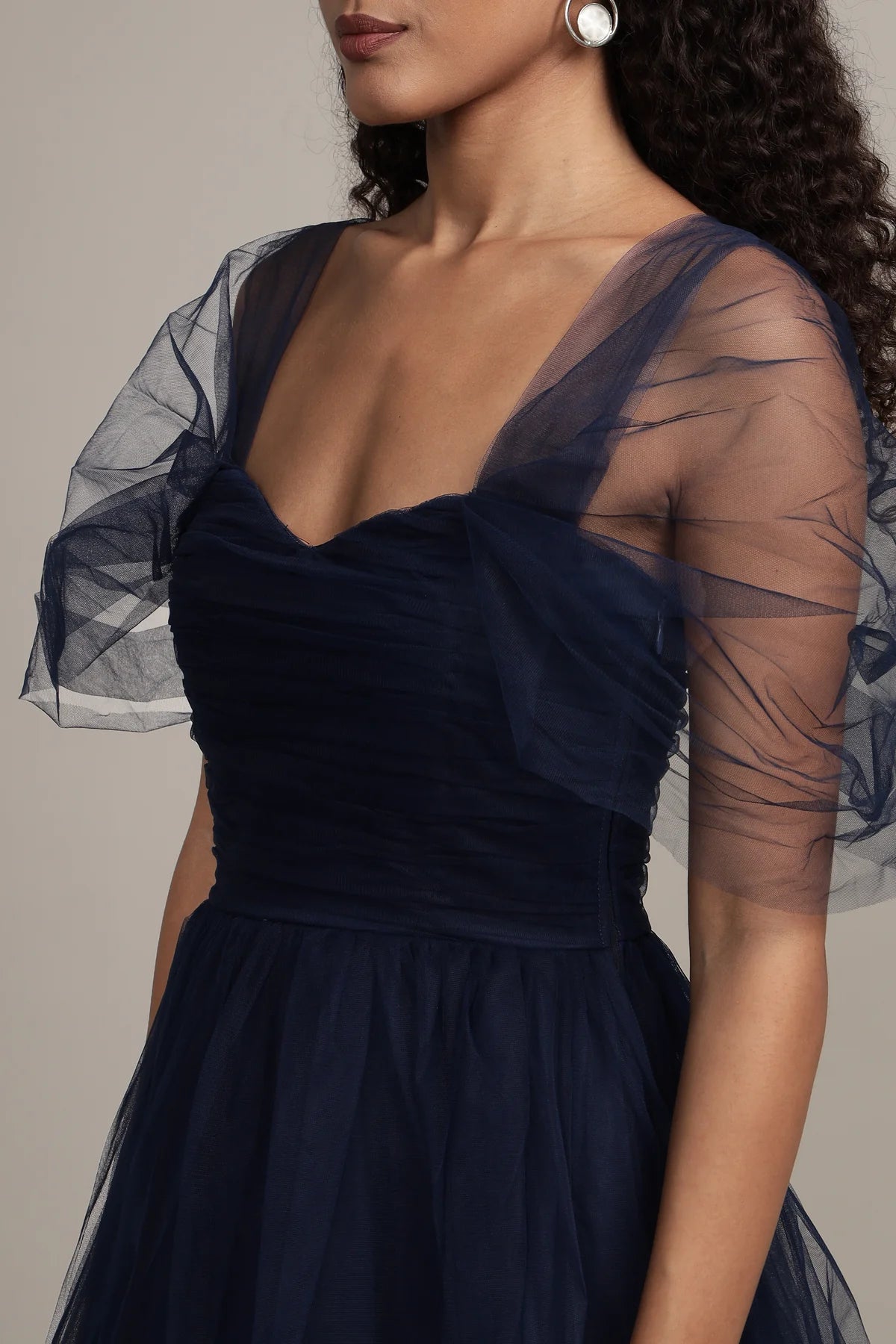 Lace & Beads – Sydney Midikleid aus Tüll in Marineblau
