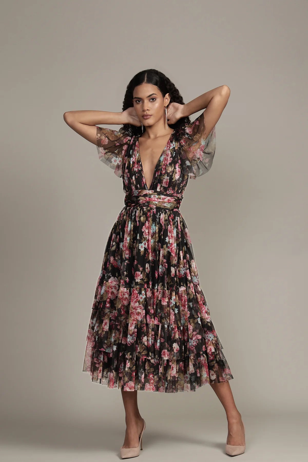 Lace & Beads – Madison Schwarzes Midikleid aus floralem Tüll