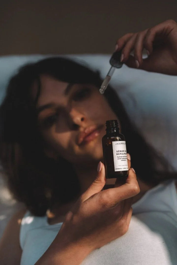 Sérum-gel repulpant, rouleau de jade