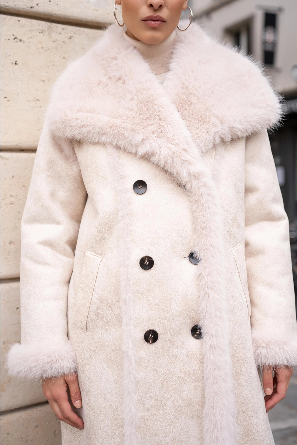 Manteau en faux daim avec fourrure synthétique