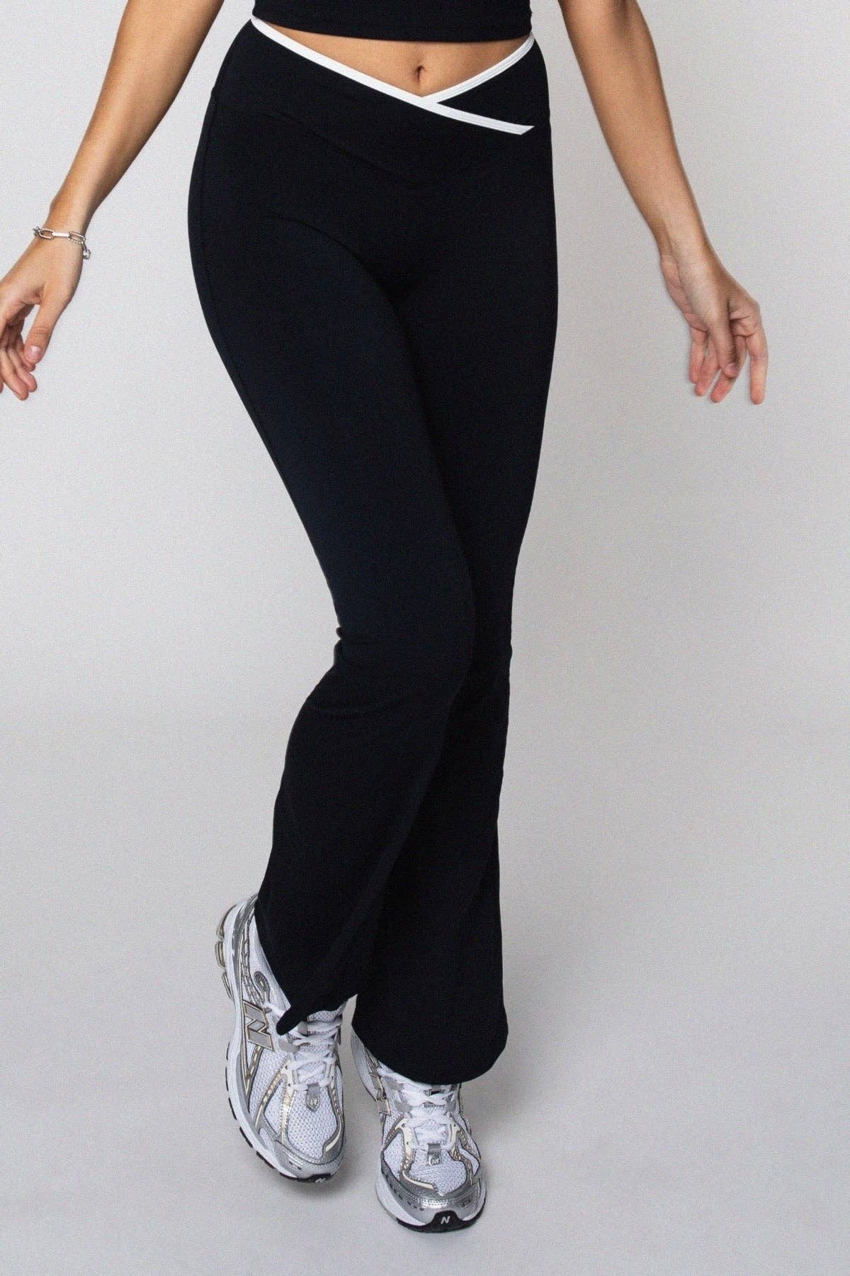 Believe Athletics – Ace Flare Byxor i Svart