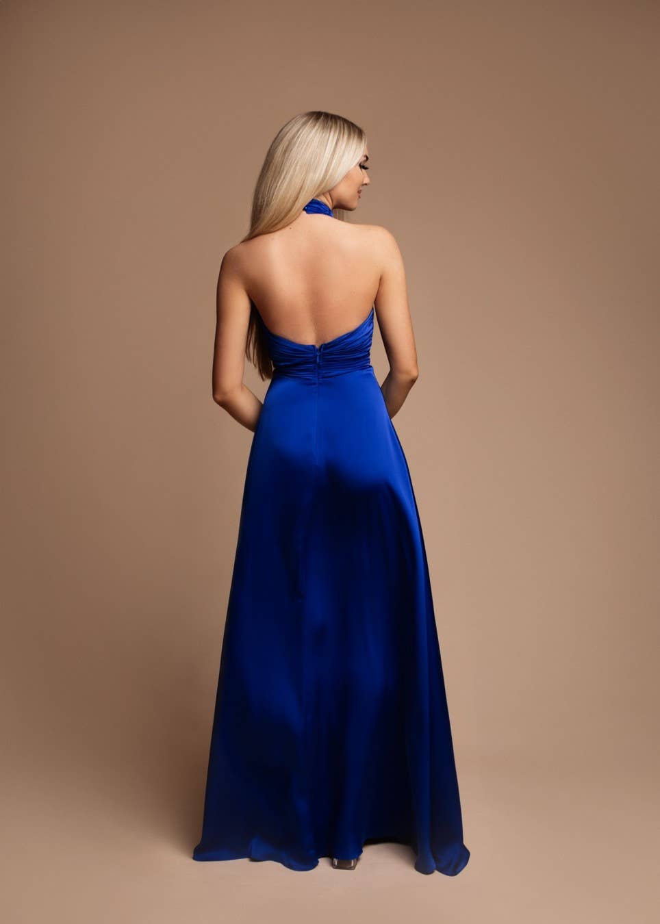 Klänning med lång slits