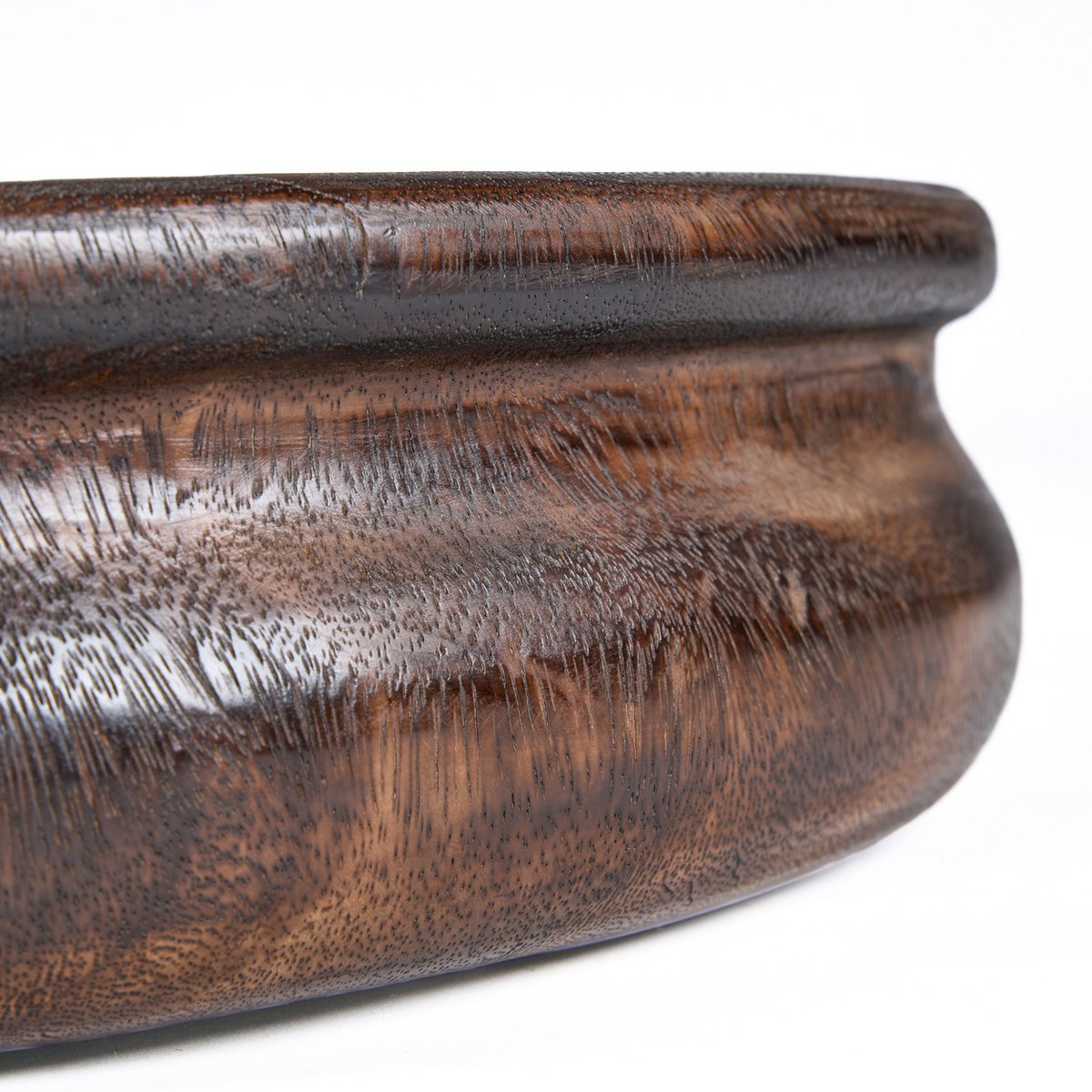 Banyan Bowl in dunklem Walnuss – handgefertigte Mangoholzschale