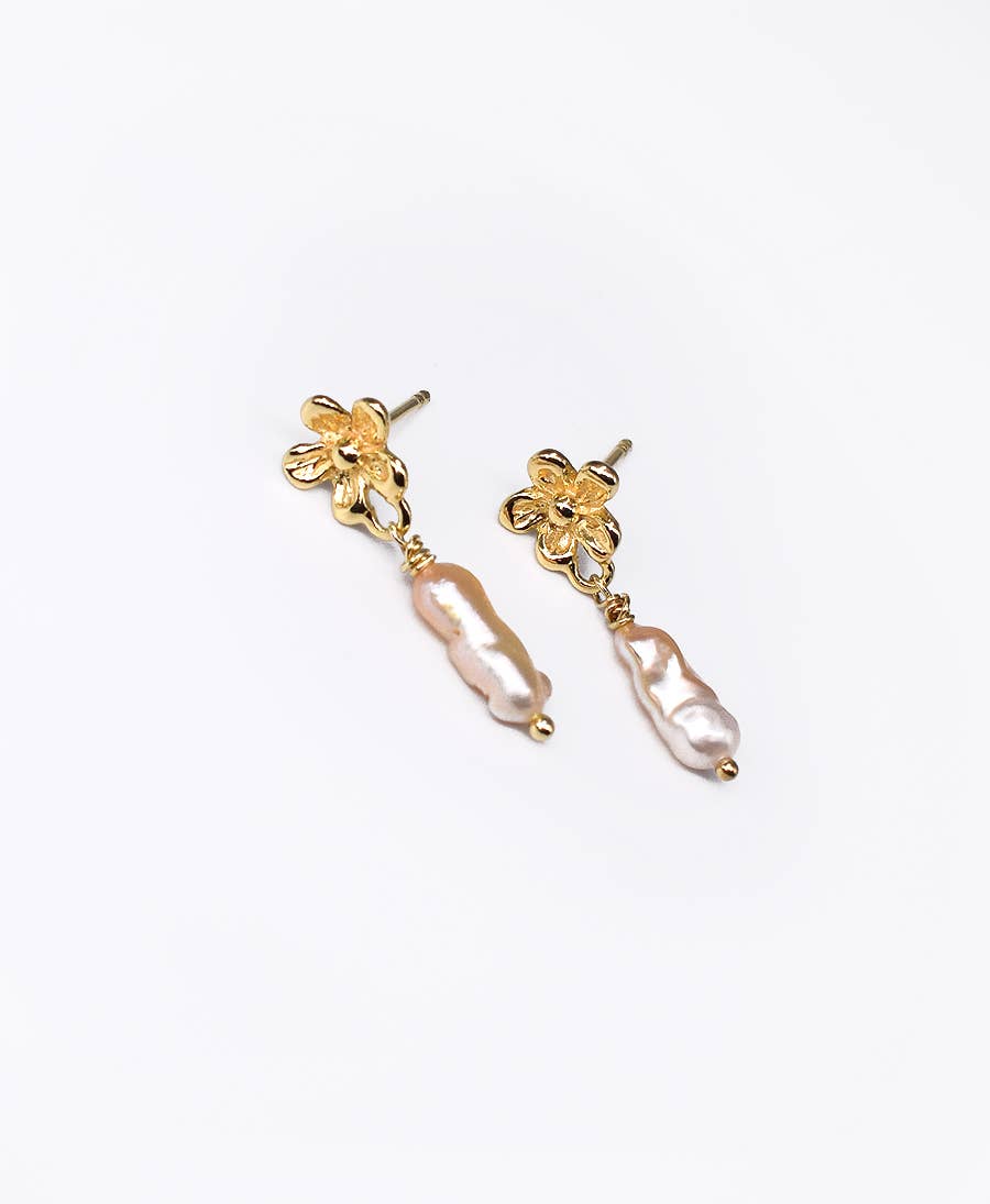 Giardino Tiny Pearl Earrings – 18K guldpläterade örhängen med äkta pärlor från Ann Acid