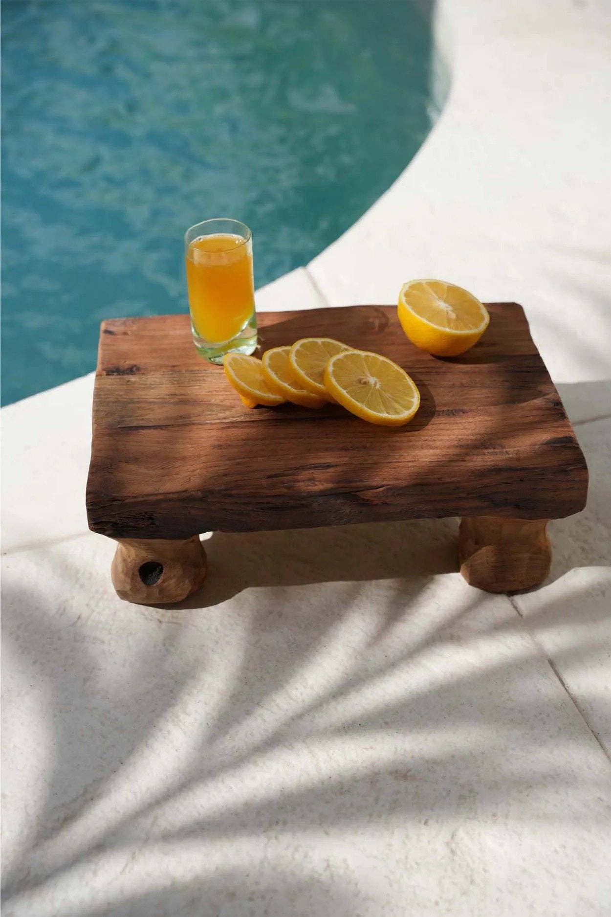 Delish | Handgjord Serveringsbricka i teak