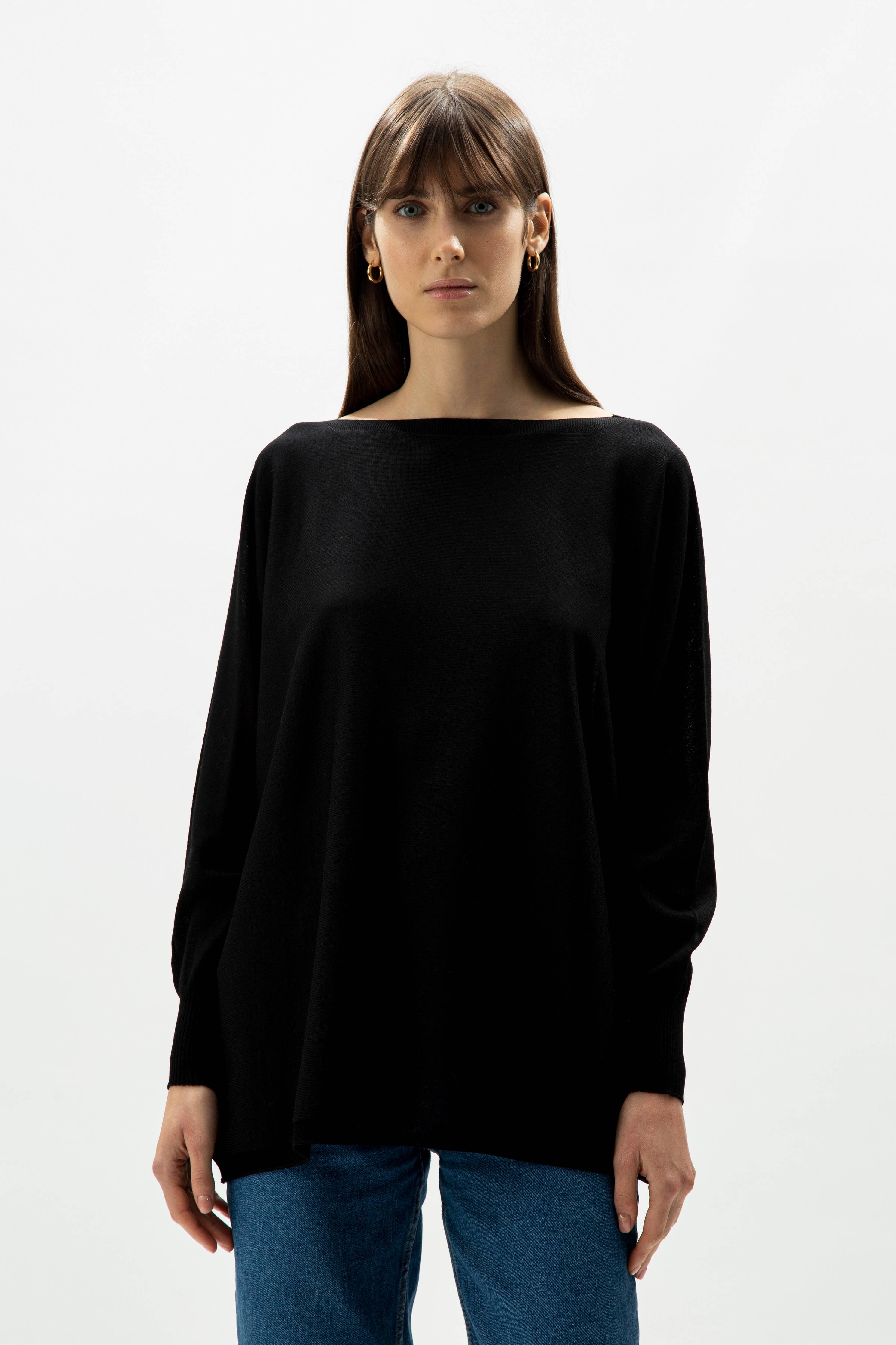 Eleganter Rollkragenpullover mit U-Boot-Ausschnitt aus Merinowolle