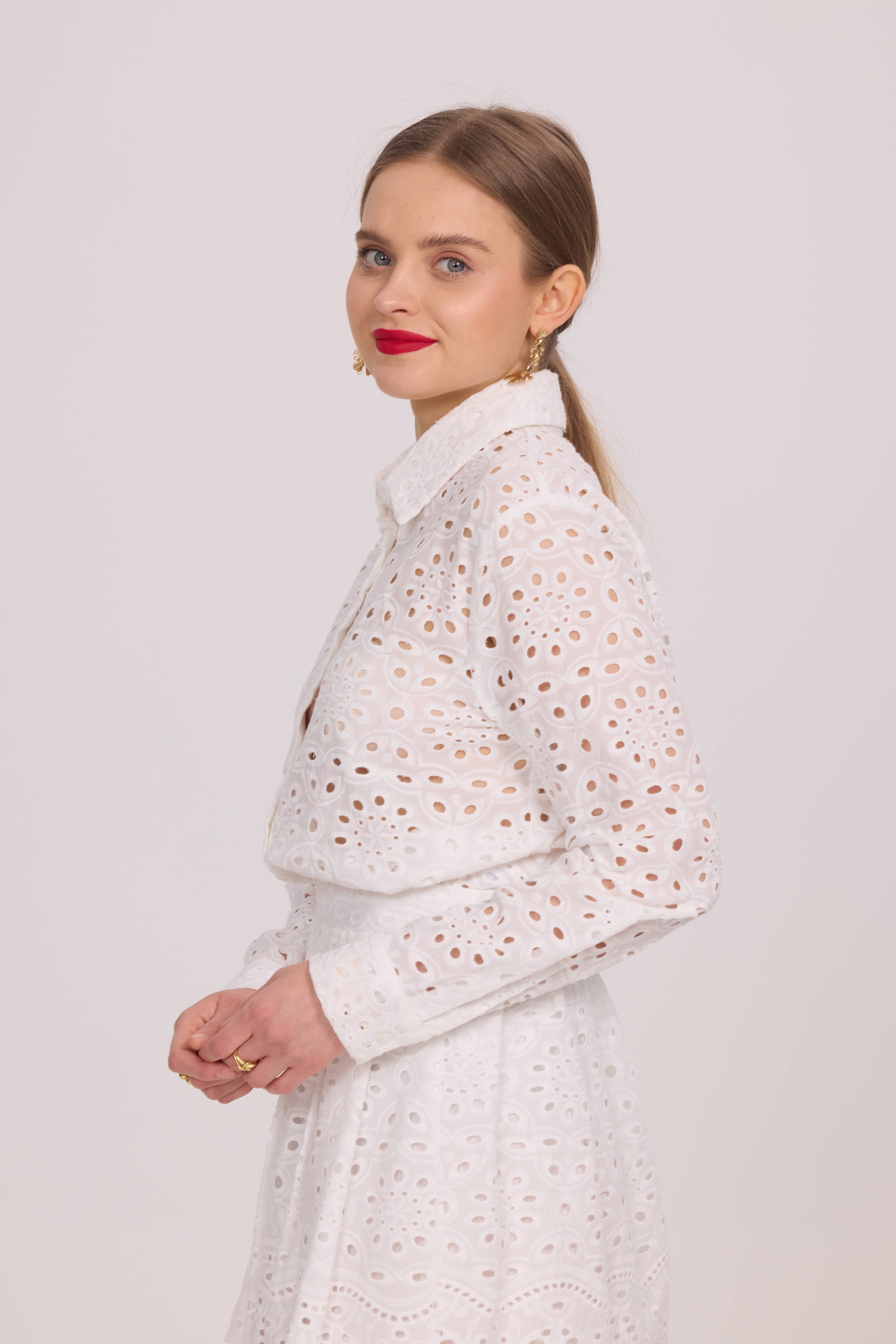 Blus med broderade detaljer – 100 % bomull
