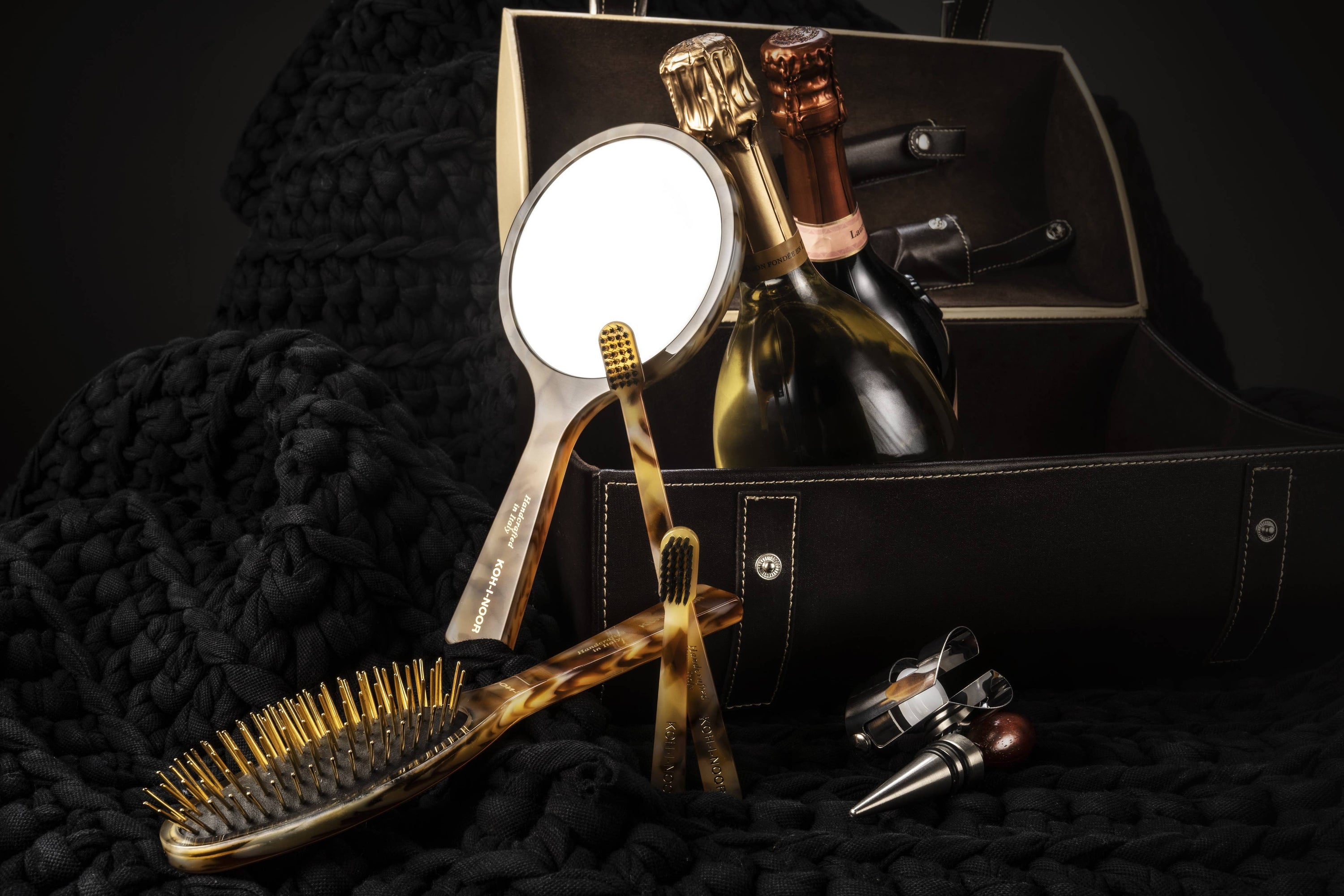 LUXUS | Handgefertigte exklusive Haarbürste mit goldenen Spitzen