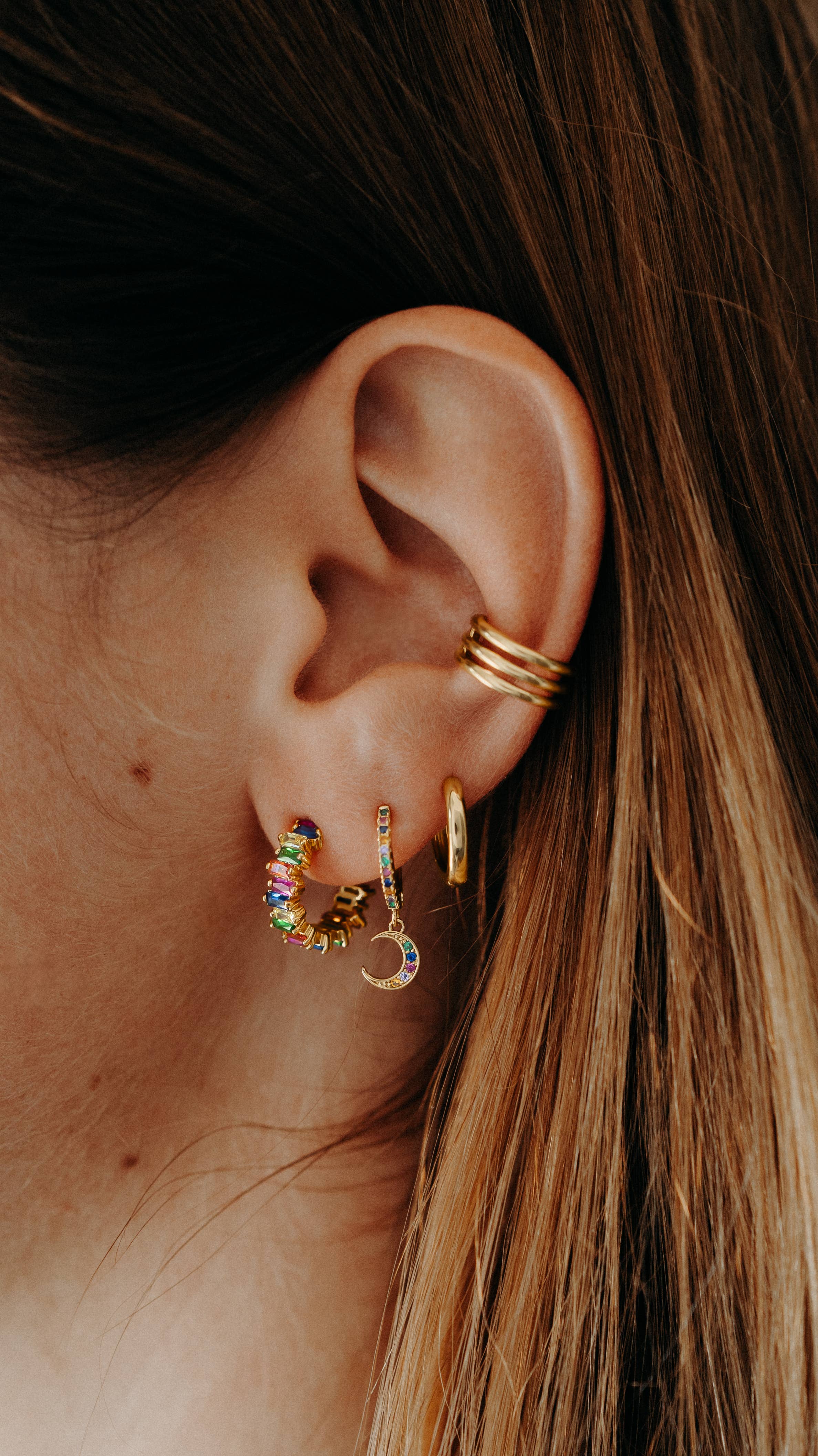 Naëlys halv hoop örhängen