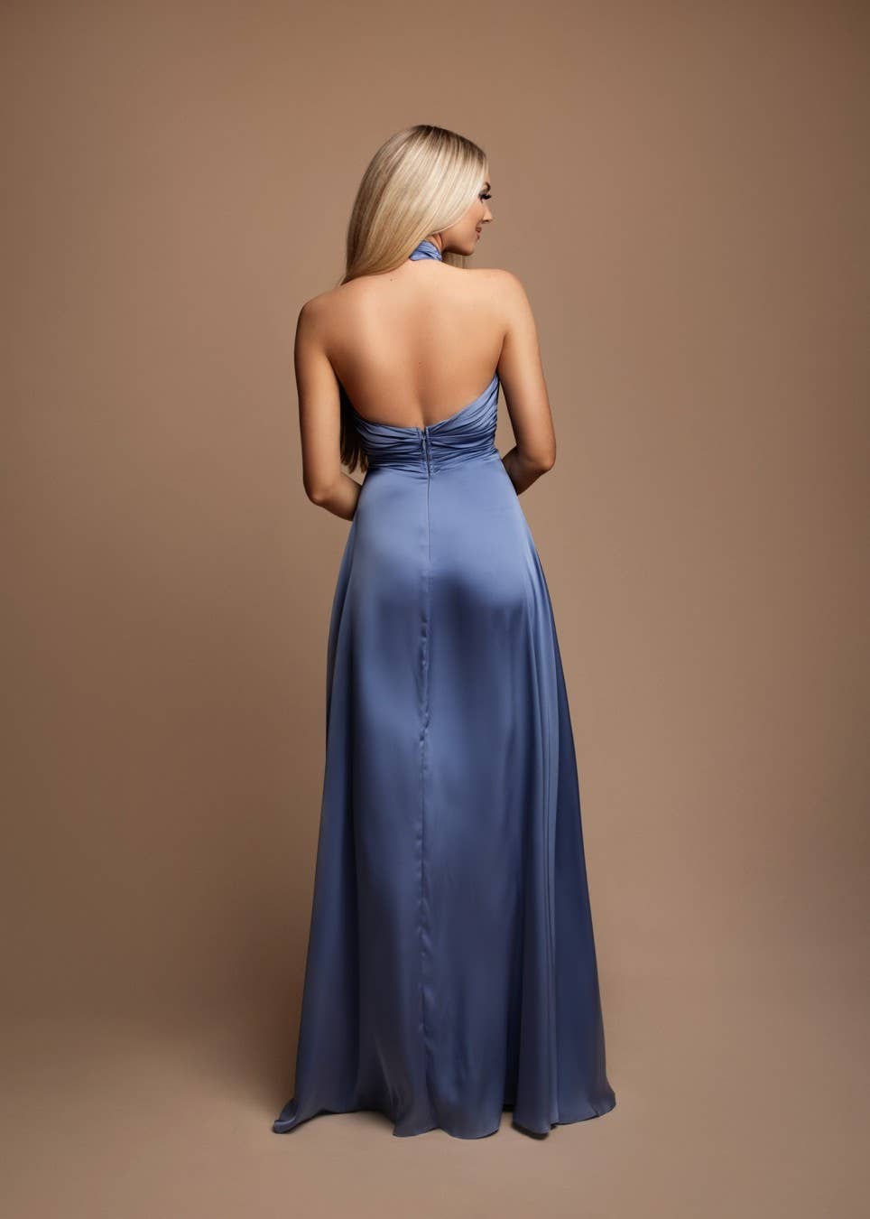 Klänning med lång slits