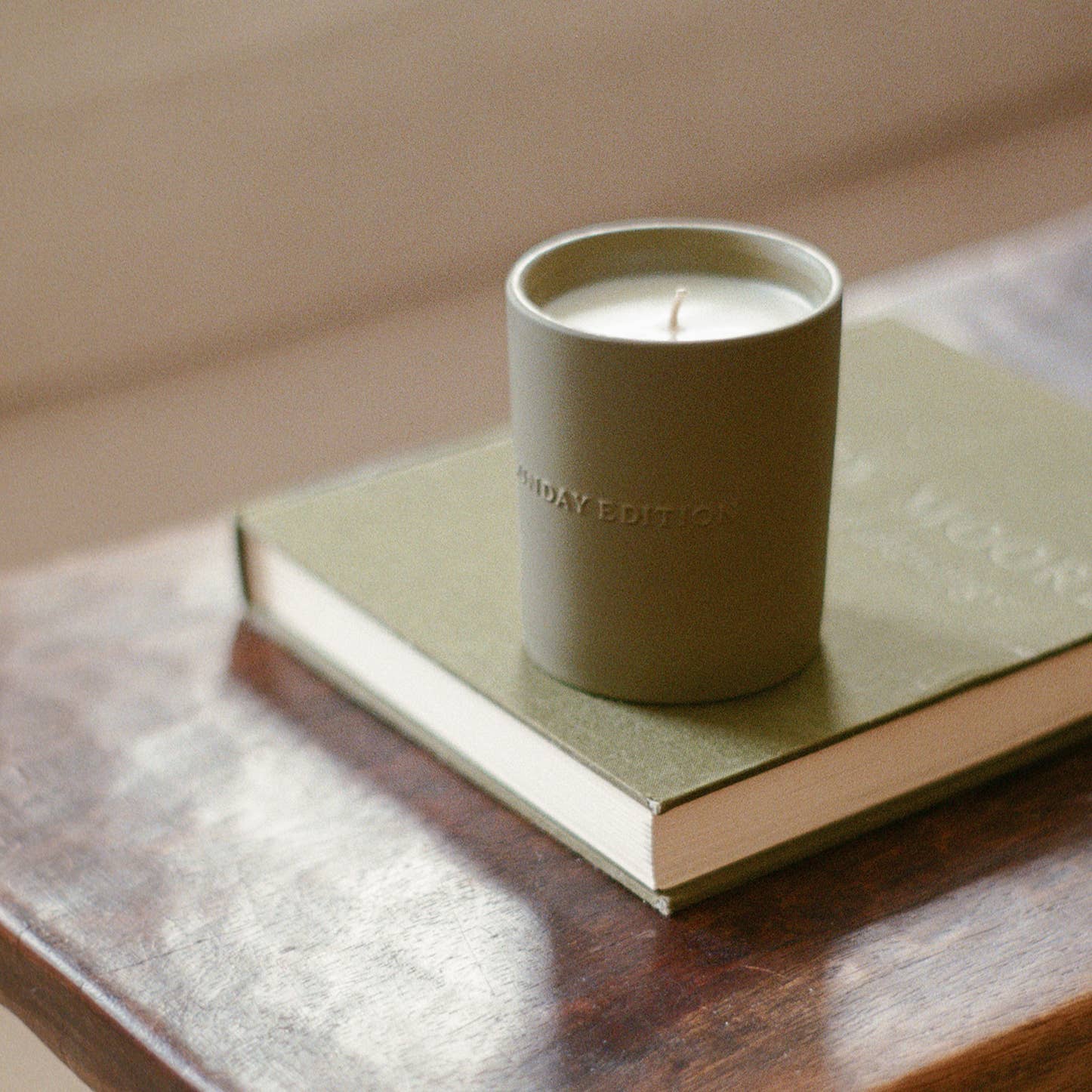 Bougie parfumée Root – Édition du dimanche