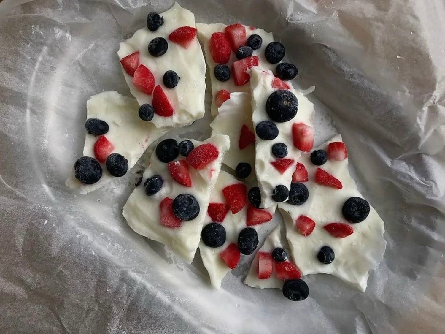 Tips #25: Barnens favorit – fryst yoghurt med frystorkade bär