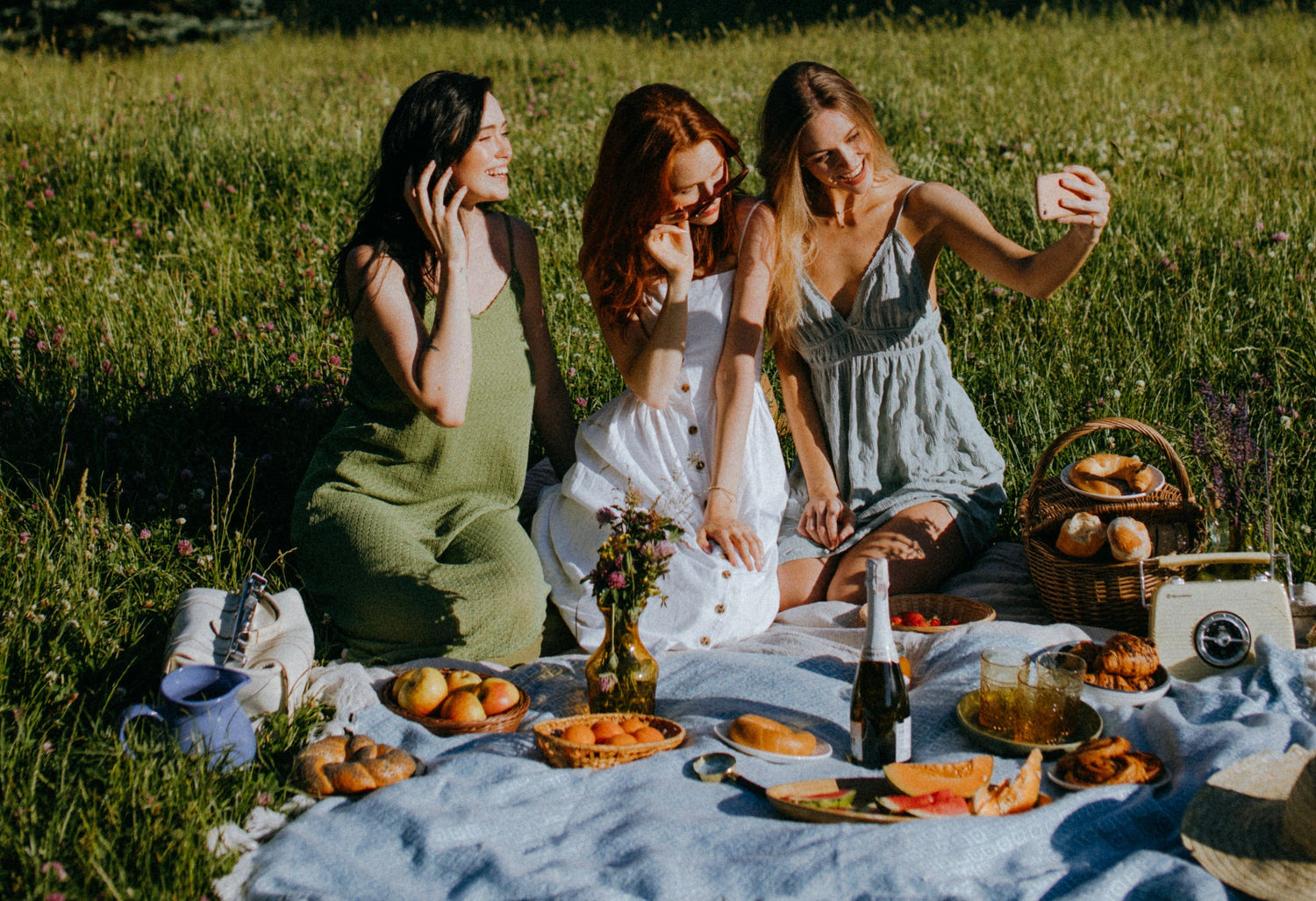 Augusti Guide | Stella & Zoe Journal