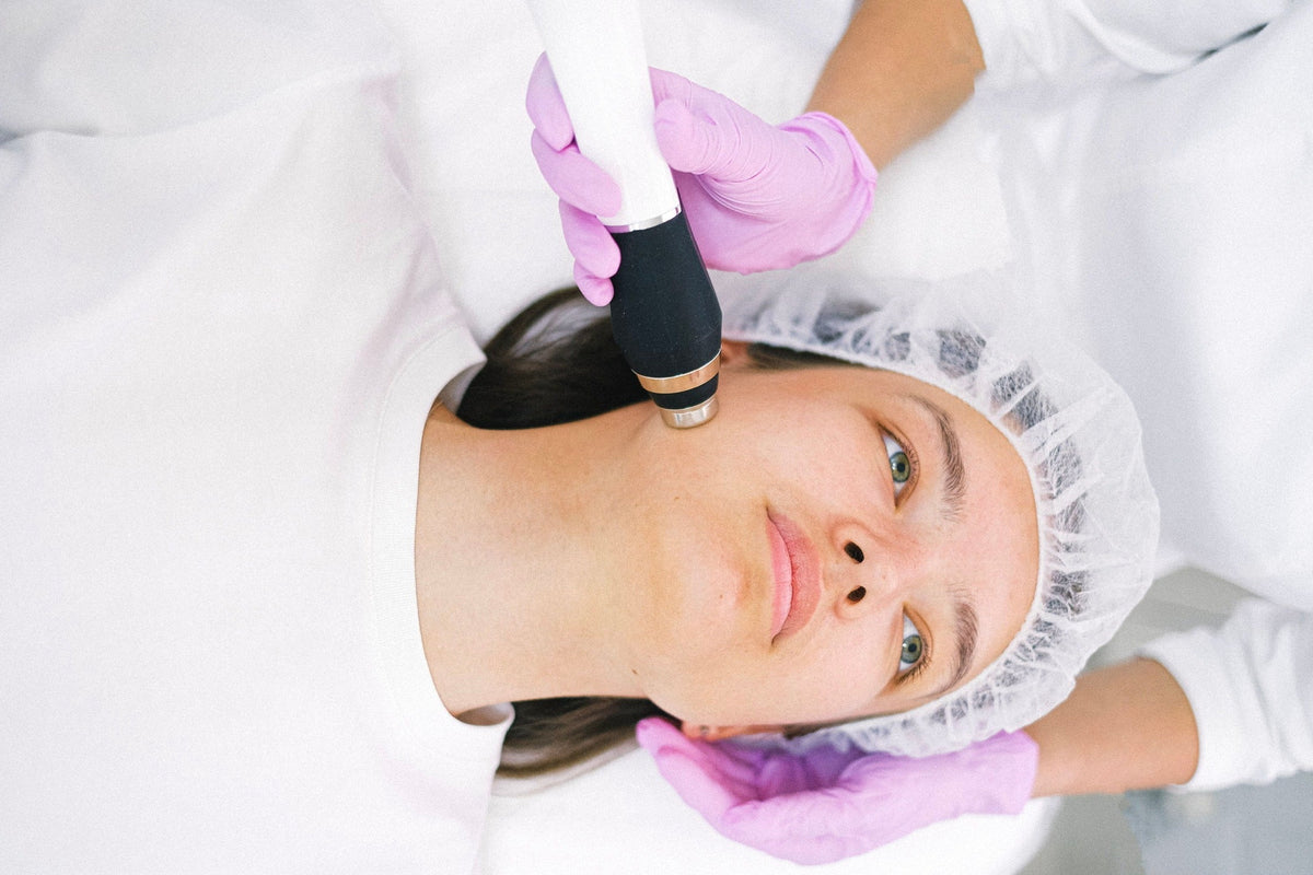 De 6 estetiska behandlingarna som definierar 2026 – från Biostimulators till Facial Harmonisation