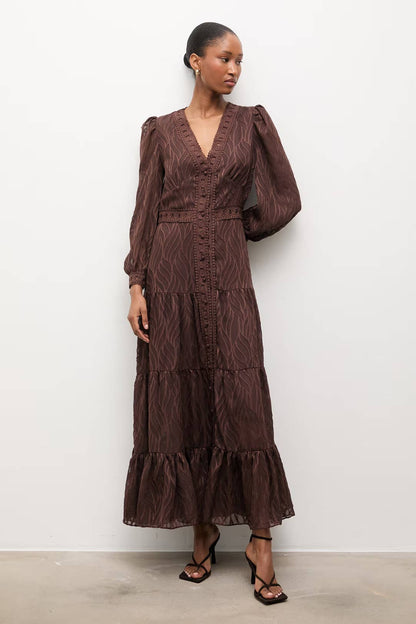 Avril Maxikleid mit Spitzendetails – Blumenmuster