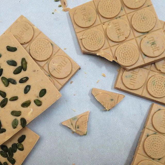 Pistachio Blonde – karamelliserad vit choklad med pistage