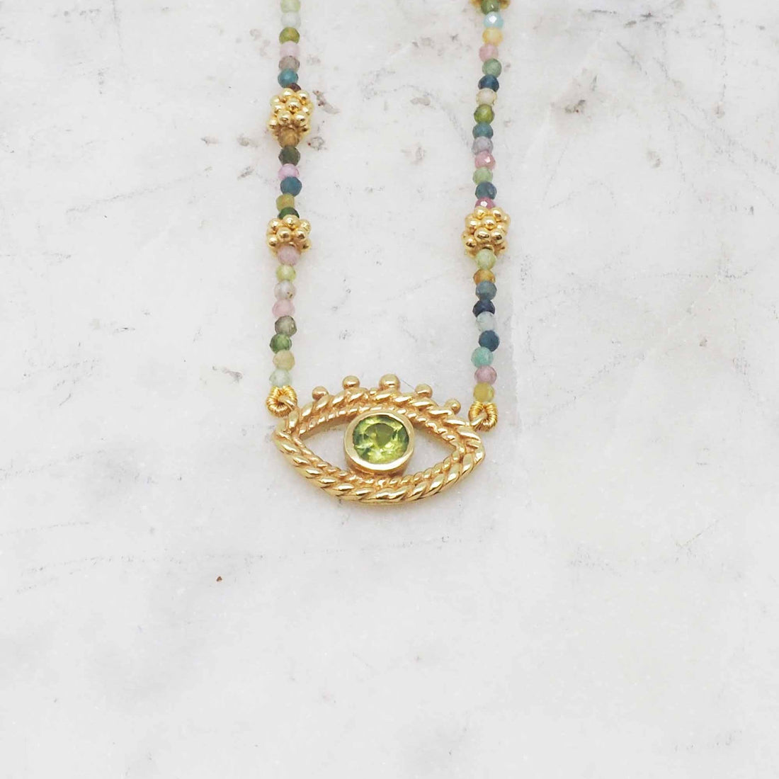 Collier L’Œil – Halsband med Onda Ögat &amp; Péridot