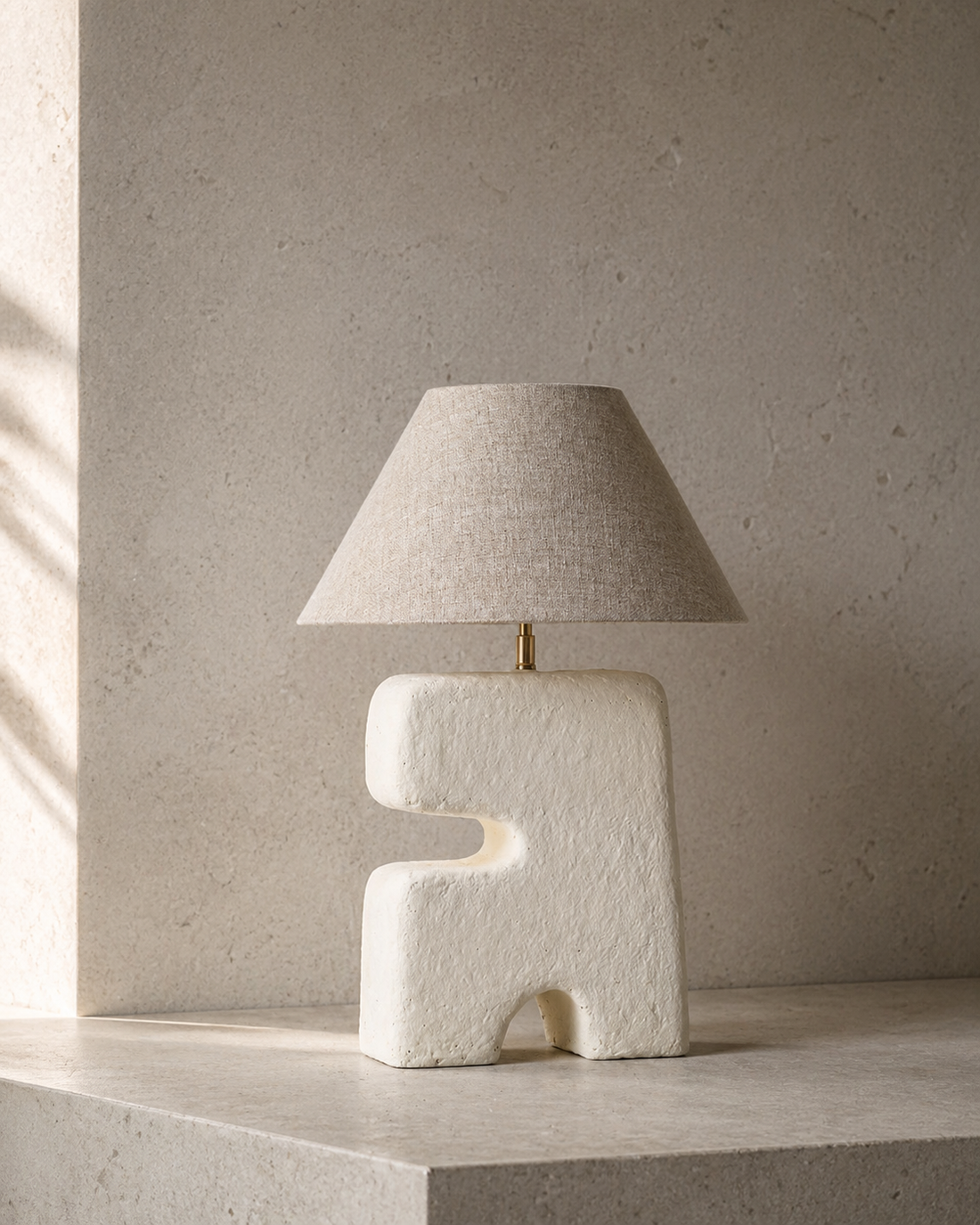 L’Objet Sculptural Table Lamp – Vit Ø35 cm
