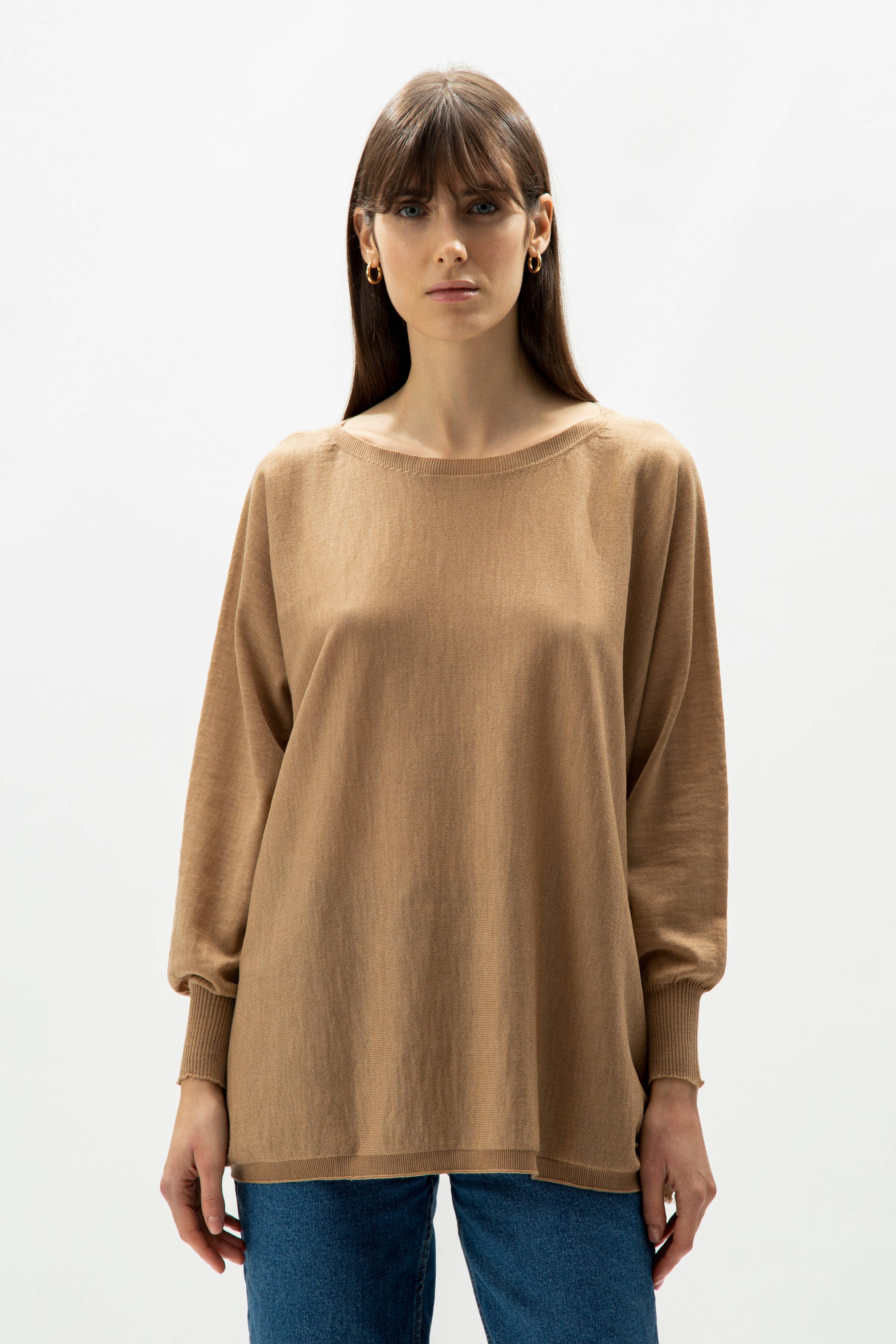Eleganter Rollkragenpullover mit U-Boot-Ausschnitt aus Merinowolle