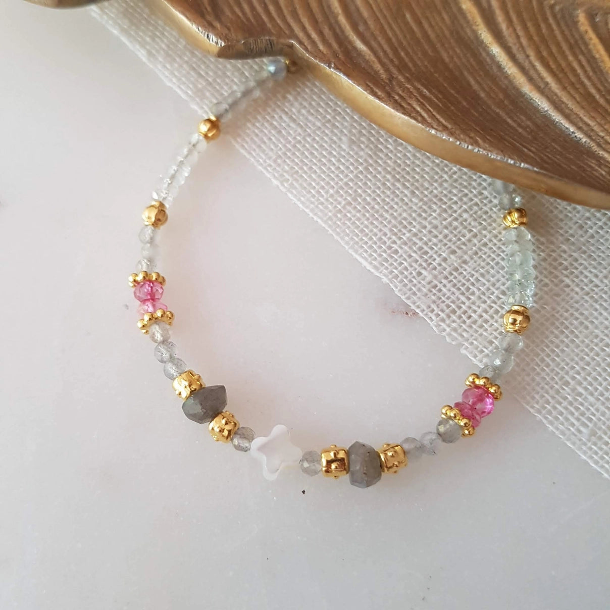 Armband Labradorit Rosa Topaz och odlad Pärla