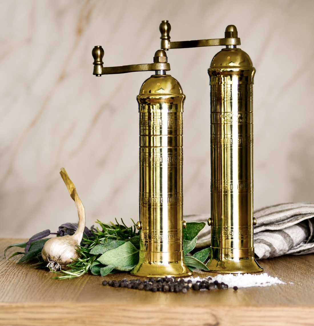 Alexander Mills Set – 9” Salt &amp; 8” Peppar (Bästsäljare)