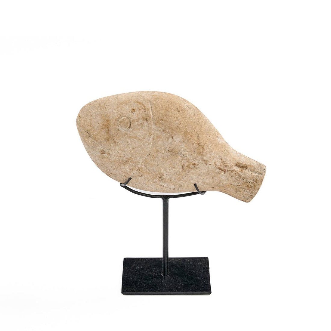 The Fish Stone | Skulptur i Sandsten på stativ