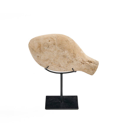 The Fish Stone | Skulptur i Sandsten på stativ