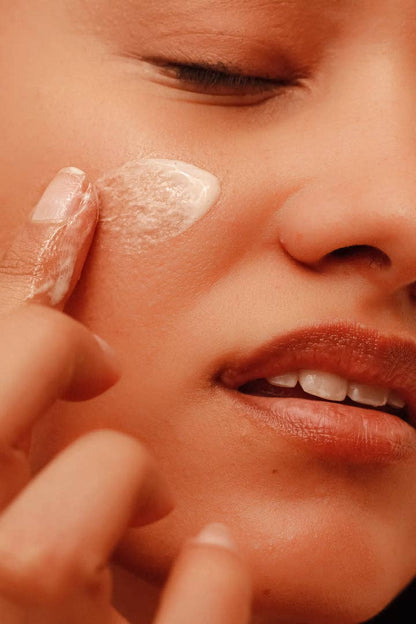 Illume – Peptid- &amp; ceramidnectar för jämn hudton &amp; lyster | TAHNYC