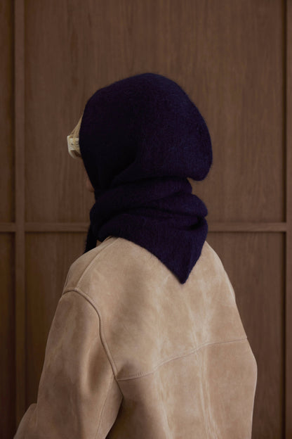 Alpaca Hooded Scarf i Djuphavsblå | Arctic Fox &amp; Co.