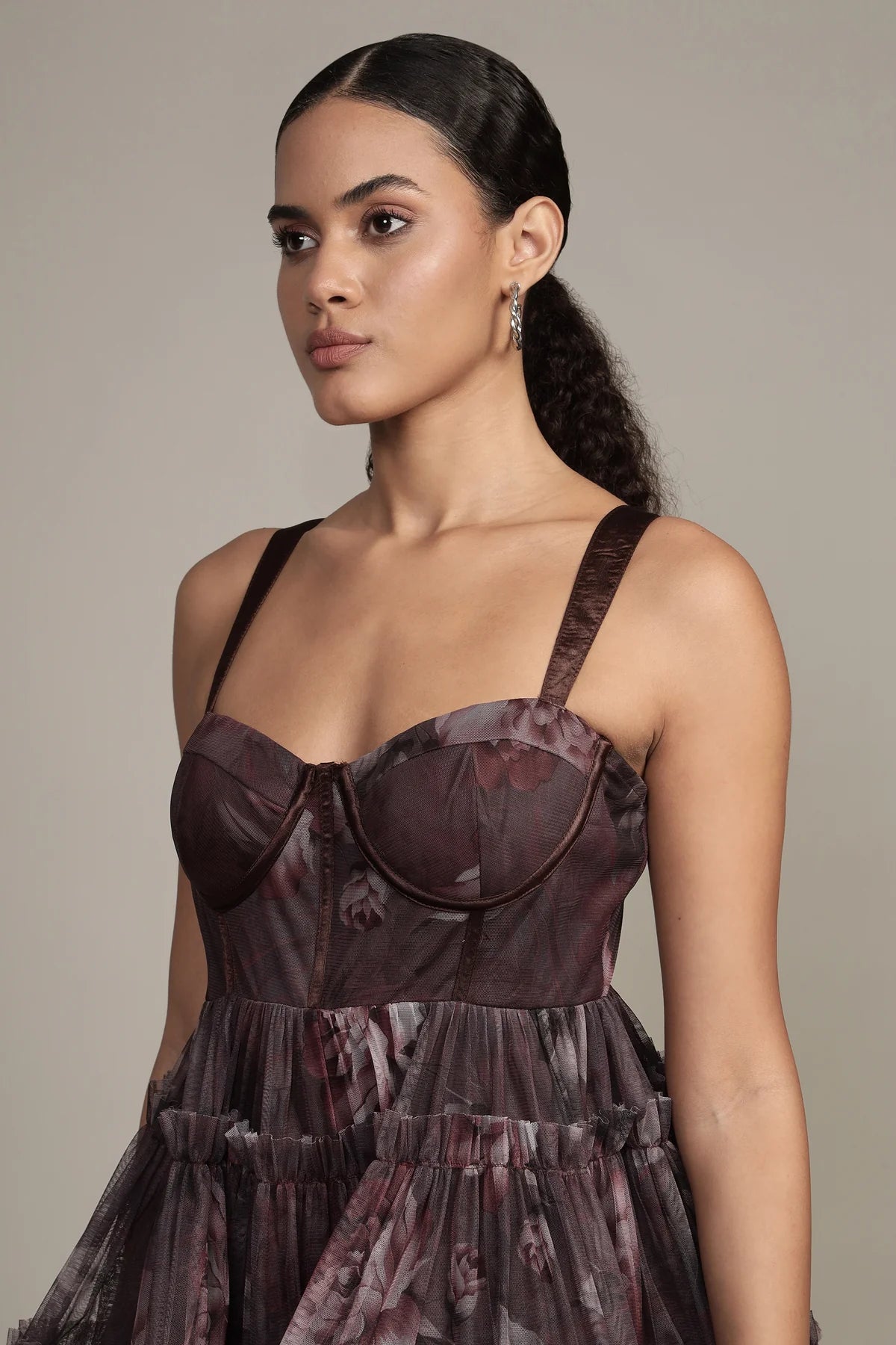 Lace &amp; Beads – Mini-robe Raelynn à imprimé floral prune