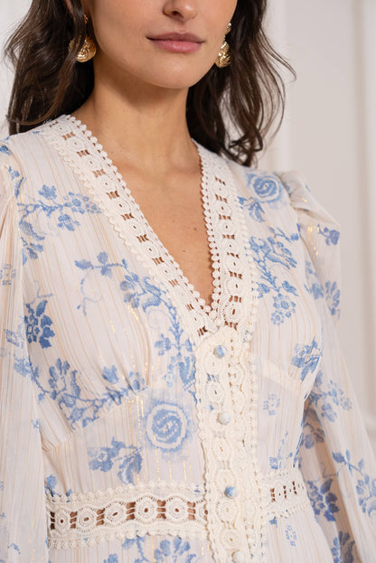 Avril Maxikleid mit Spitzendetails – Blumenmuster