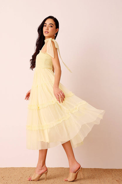 Louise Midikleid in Butterblume – Lace &amp; Beads