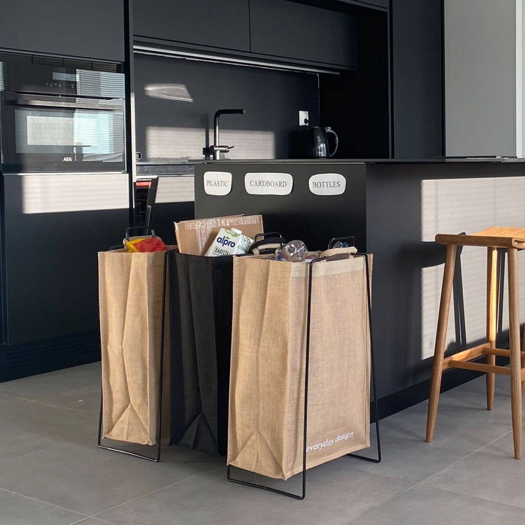 TURKU XL Recycling-Set – Sortierstation mit 3 Jutesäcken
