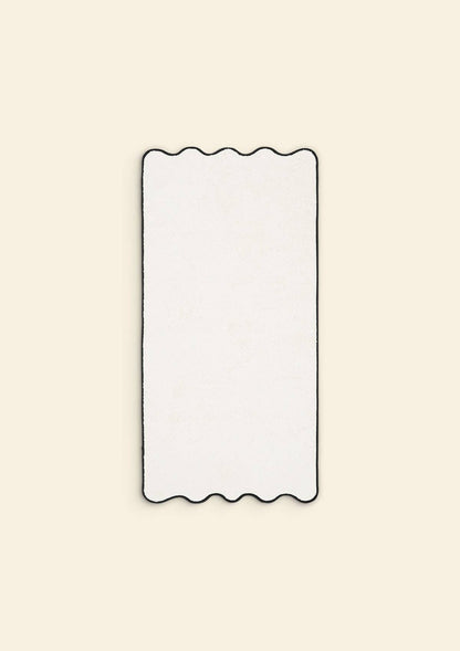 Vågig handhandduk i zero twist-bomull – Elfenben &amp; svart | Tomète